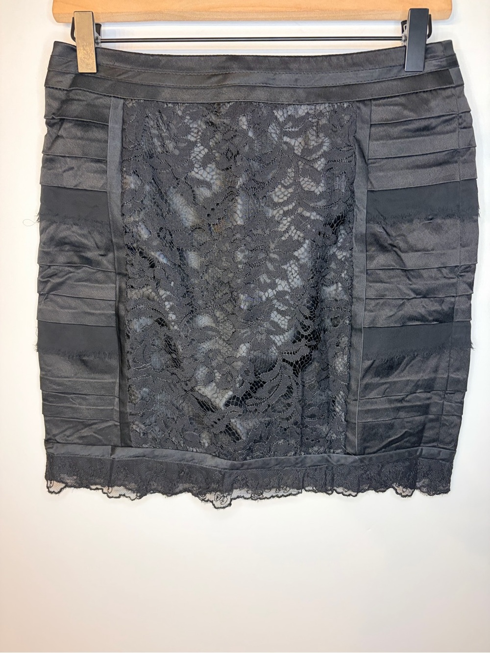 Nanette Lepore Women’s Vintage 2000s Black Lace Skirt, Size 0